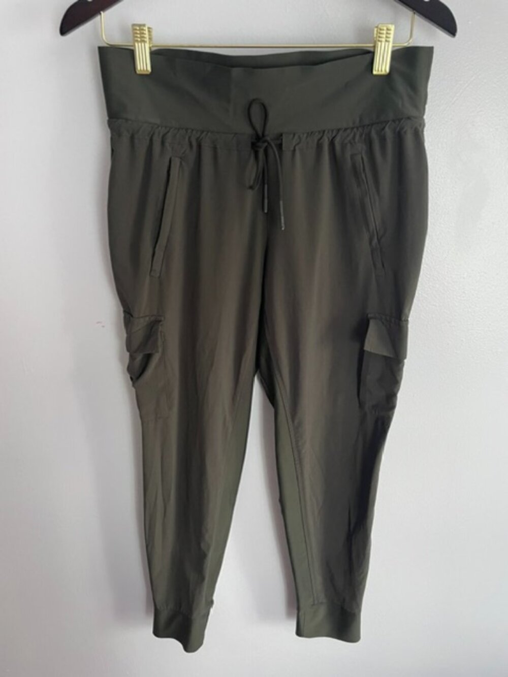 Atheleta olive, Sutton Joggers (women's size 4)